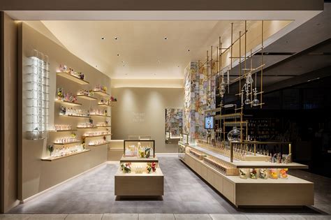 the perfume oil factory